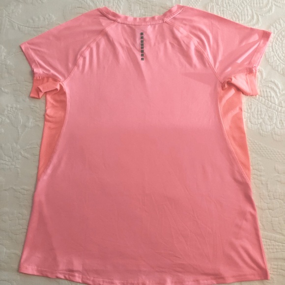 AVÍA. PINK 💕T-shirt for training but you would look also sporty-chic. - Picture 3 of 8